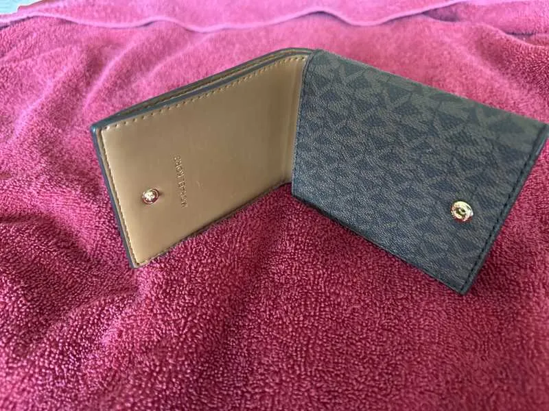 Jet Set Extra-Small Logo Chain Card Case